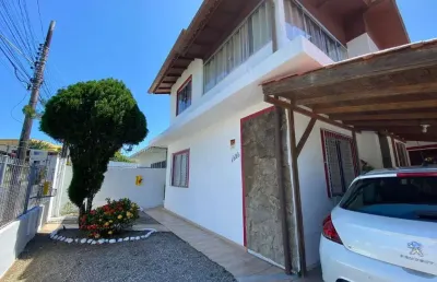 Casa à venda, no bairro picadas do sul, são josé-sc, com 5 quartos, sendo 3 suítes, com 1 vaga