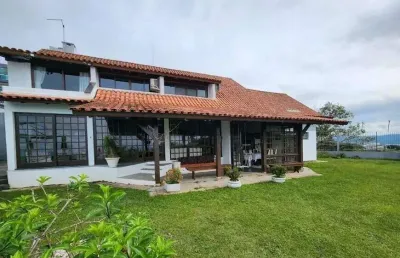 Casa em condomínio à venda, no bairro bosque das mansões, são josé-sc, com 4 quartos, sendo 1 suíte, com 4 vagas