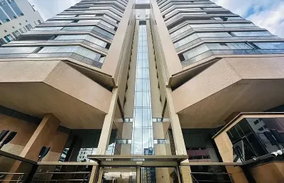 Apartamento 2 quartos com 70m², sol da manhã e vista para o mar em itapuã!
