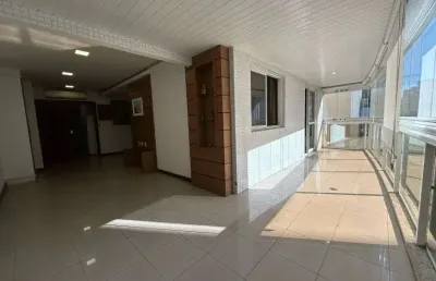 Frente, sol da manhã, 3 quartos com 2 suítes na praia da costa!