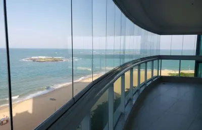 Alto padrão, frente mar com 245m² e elevador panorâmico!