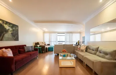 Apartamento espetacular com 300m², prédio frente mar na praia da costa!