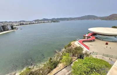 Espetacular apartamento com, 2 suítes 4 quartos na boa viagem