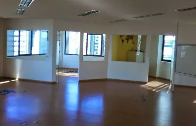 Ponto comercial/loja/box para aluguel e venda tem 139 metros quadrados