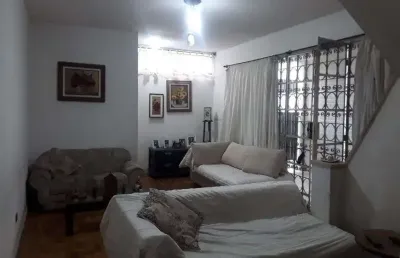 Sobrado para venda possui 115 metros quadrados com 2 quartos