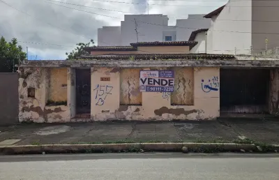Casa a venda  de 3 suítes na av. rosa cruz a poucos metros da olivia flores