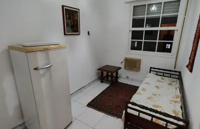 Aluguel de apartamento de 45m2 com  1 dorm, sala ,  banheiro e cozinha  no bairro do embaré em santos-sp