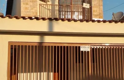 Casa com 3 quartos para alugar na Rua Major Teófilo de Castro, Olaria, Lorena