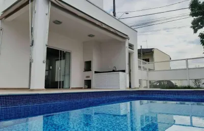 Sobrado de esquina com vista para a serra da mantiqueira campos do conde