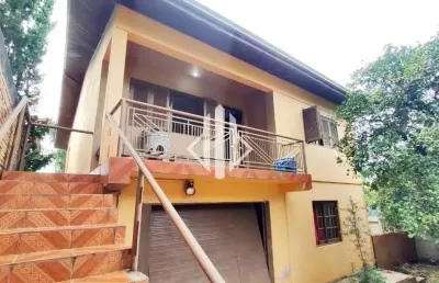 Contalex imóveis vende excelente casa  - 3 dormitórios e garagem - na melhor localização