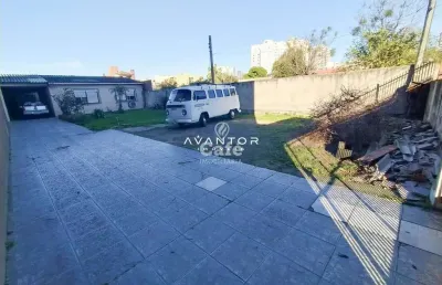 Casa, terreno, 11x47m², 2 dormitórios, 2 banheiros, 3 vagas, salão de festas, no
