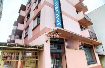 Apartamento, 2 dormitórios, 2 banheiros, sacada, área de serviço, centro