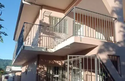 Apartamento de 2 dormitórios, sala de estar, banheiro social, cozinha, área de s