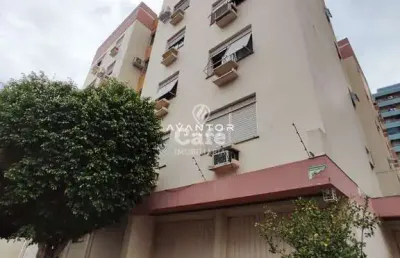 Apartamento 3 dormitórios 01 suíte, sacada e box duplo de garagem.