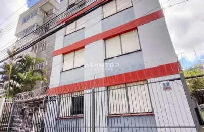 Apartamento central mobiliado de 2 dormitórios, sala de estar, 2 banheiros, cozi