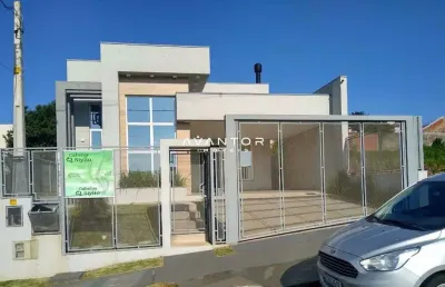 Linda casa ampla de 3 dormitórios, suíte, sala de estar, sala de jantar, 3 banhe