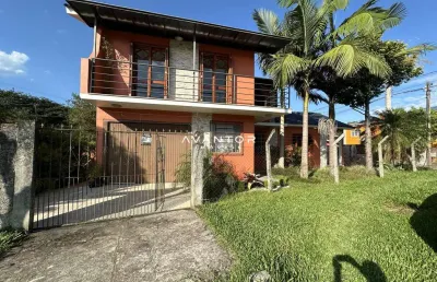 Ampla casa 3 dormitórios 2 vagas garagem pátio para possivel piscina