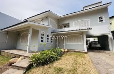 Casa à venda 4 dormitórios, 2 suítes com piscina no bairro lourdes
