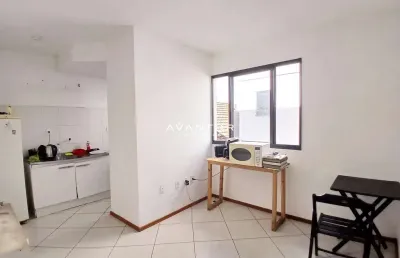 Apartamento no centro, 1 dormitório, 1 banheiro, 1 vaga de garagem
