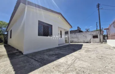 Casa com 4 dormitórios e 2 vagas de garagem no bairro urlândia.