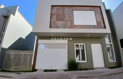 Casa duplex de 3 dormitórios, 3 suítes, sala de estar, cozinha, área de serviço,