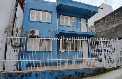 Apartamento amplo de 3 dormitórios, sala ampla, banheiro social, cozinha, área d