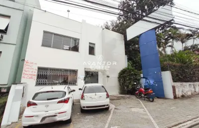 Amplo prédio comercial no centro com várias salas internas - santa maria/rs
