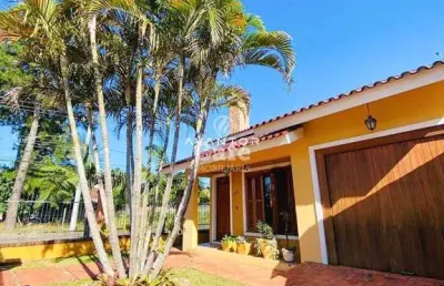 Casa, 3 dormitórios, 1 suíte, 3 banheiros, 3 vagas, piscina, lareira, espaço gou