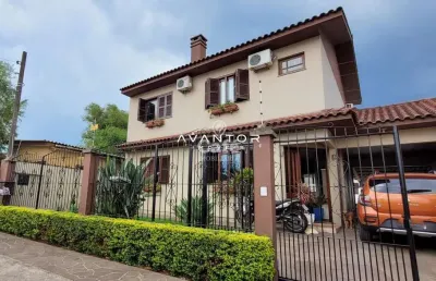Casa 5 dormitórios, 1 suíte, 2 banheiros, espaço gourmet, piscina, portão eletrô