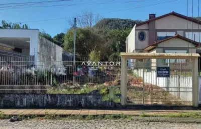 Terreno à venda na Rua Suzana, 235, Itararé, Santa Maria