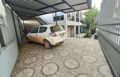 Casa, 6 dormitórios, 3 banheiros, 2 vagas, lareira, churrasqueira, terraço, nono