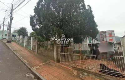 Casa 3 dormitórios, 3 vagas de garagem, próximo ao hospital da brigada