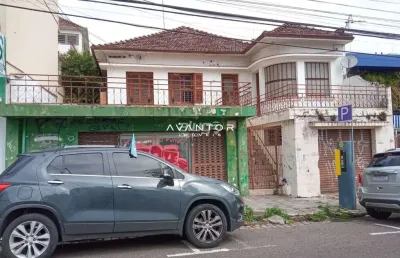 Casa de 4 dormitórios, (2) salas, escritório, 3 banheiros, banheira de hidro, co