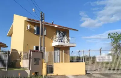 Casa em camobi de 4 dormitórios, sala de estar, 2 banheiros, cozinha, lareira, á