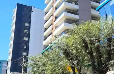 Apartamento 2 quartos, andar alto, com sacada churrasqueira elevador e garagem!