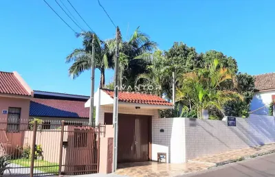 Casa com 4 quartos à venda na Rua Marechal Deodoro, 600, Itararé, Santa Maria