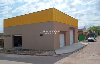 Pavilhão com 224 m², mezanino e banheiro, mais casa de 70 m² com 2 dormitórios e