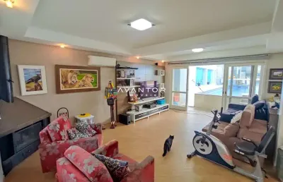 Bela casa toda reformada com peças amplas na região mais valorizada da cidade