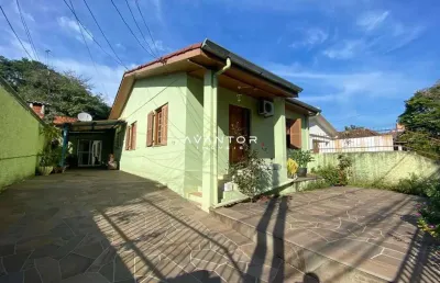 Casa, 3 dormitórios, 2 banheiros, 4 vagas, pátio, lourdes