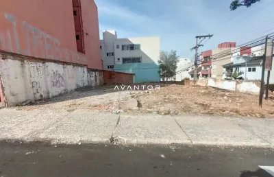 Terreno de 360 m² para alugar em excelente ponto central.