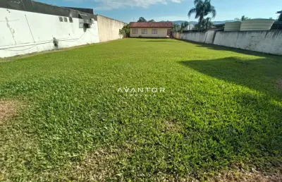 Terreno amplo de 1300 m² com casa de 3 dormitórios, localizado na br 158.