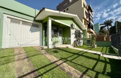 Casa com 3 quartos à venda na Rua Dezenove de Novembro, 327, Nossa Senhora de Lourdes, Santa Maria