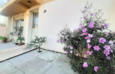 Apto 2 dormitórios suíte dependência completa e garagem. bairro bonfim