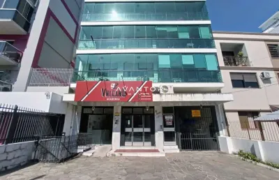 Sala comercial ampla na avenida medianeira de 300 m² e 2 banheiros.