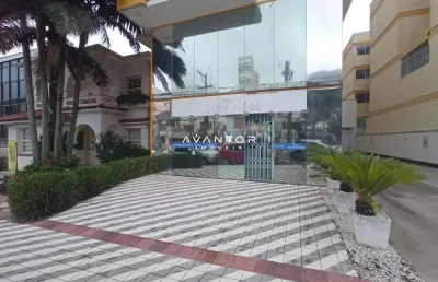Loja no centro de 300 m², composta por duas amplas salas, escritório, 3 banheiro