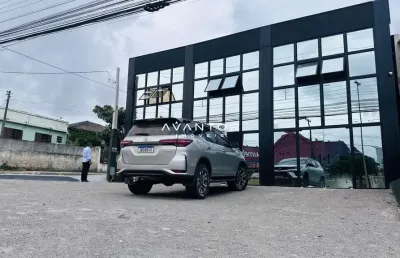 Oportunidade, loja de esquina com 126m² privativos na av. + comercial da cidade.