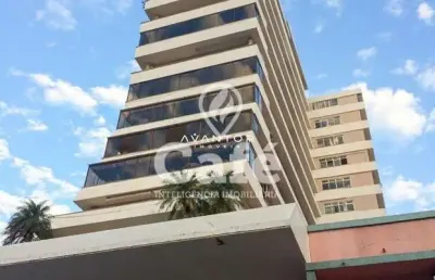 Apartamento com 3 dormitórios e 1 vaga, no centro da cidade.