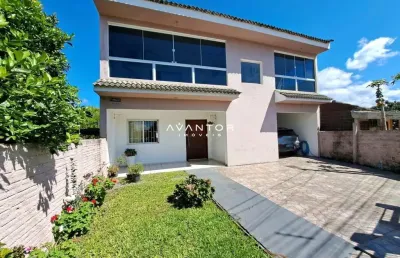 Casa duplex em camobi de 3 dormitórios, (2) suítes, sala 2 ambientes, banheiro s