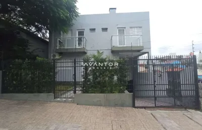 Prédio residencial de 307 m², composto por 4 kitnets e 3 apartamentos.