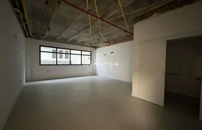Comercial prime, salas comerciais em frente ao hospital de caridade.